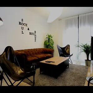 Apartamento Rock & Roll -aire Acondicionado En Todas Y Salon-, Deltebre